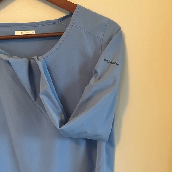 Columbia light blue top long sleeve rash guard Split back Women’s M - Picture 8 of 9